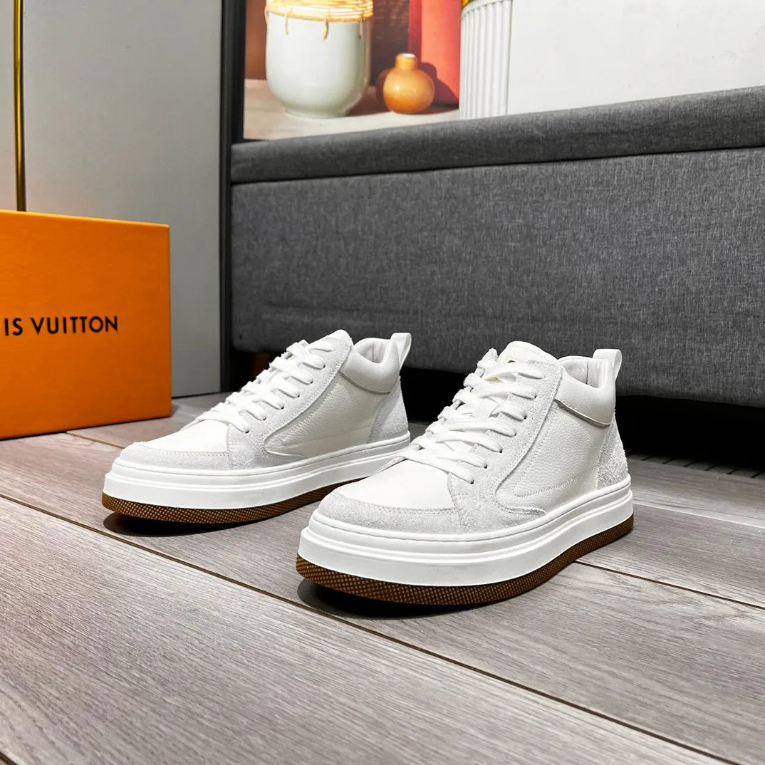 Factory price: 460💰LV's new casual high-top men's shoes👉 👉 Fashionable and versatile, 💞 Simple and elegant style, 🔊 The fabric is made of imported cowhide, ☑️breathable mesh lining, original wear-resistant rubber outsole, exclusive new style, taken in kind, five colors available, code number: 38-44, (45 can be customized)
